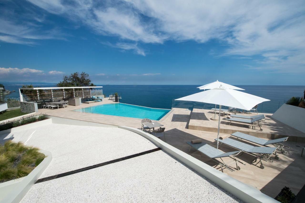 B&B Capo Torre Resort & Spa 아비솔라 수페리오레 외부 사진